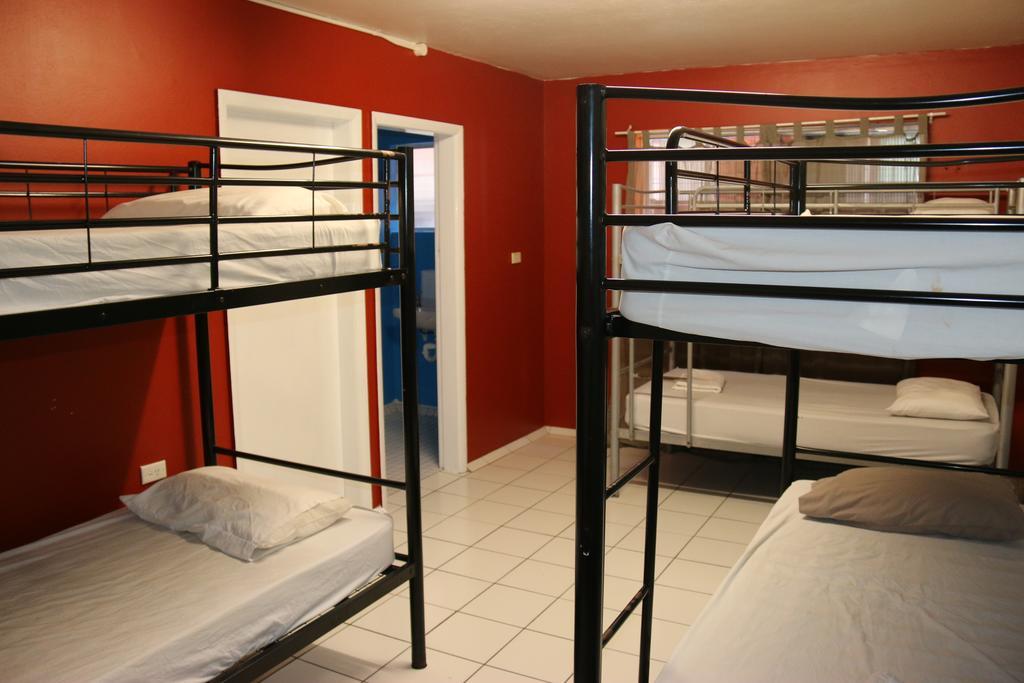 Cairns Waterfront Backpackers Hostel Екстериор снимка